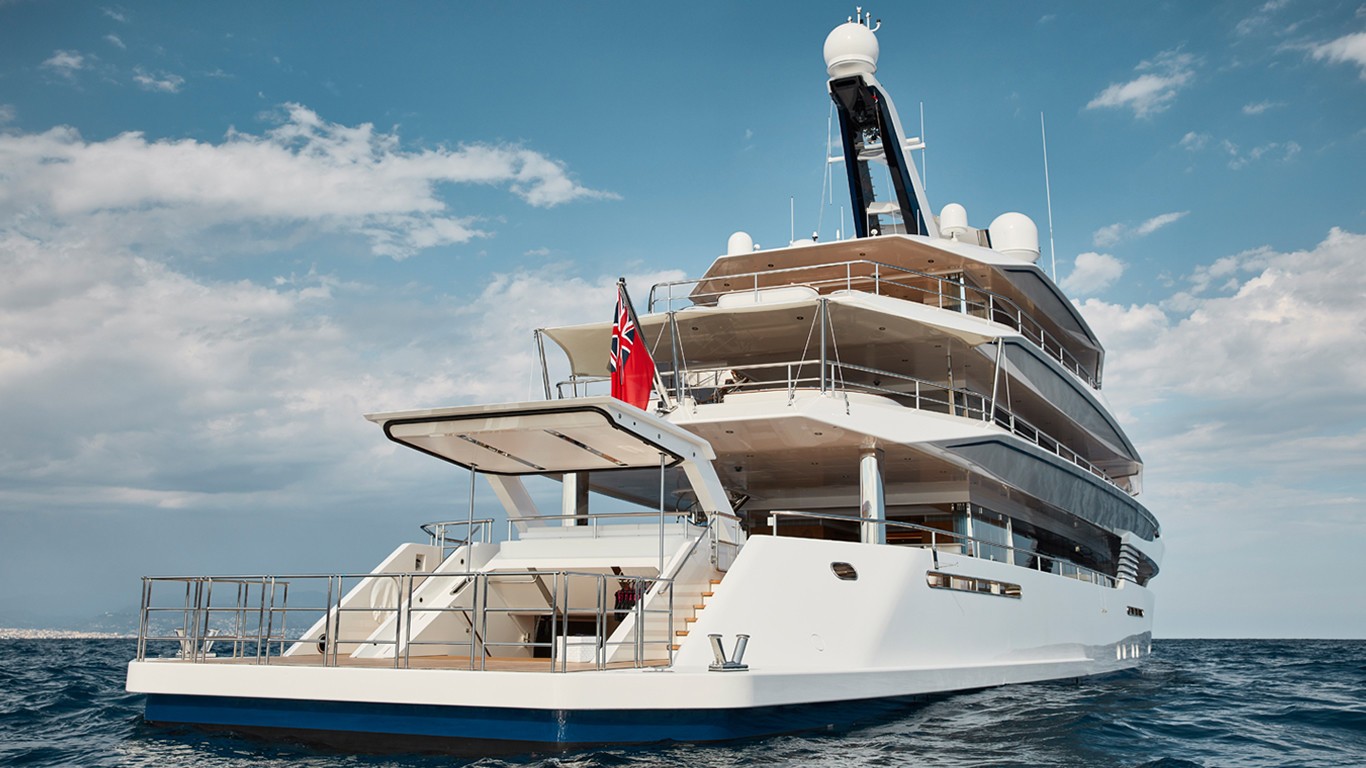 Yacht JOY Aft - Copyright Feadship